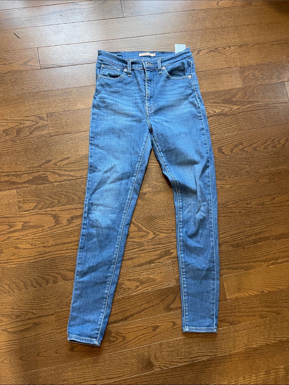 Levi's High-Rise super  Skinny Jeans — Blue Wash
